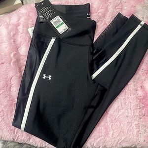 UNDER ARMOR LEGGINGS!